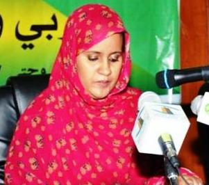 وزيرة الثقافة والصناعة التقليدية الموريتانية فاطمة فال بنت الصوينع (أرشيف)