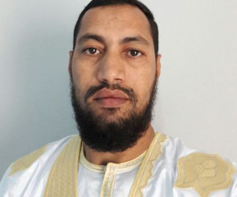 الكاتب الب معلوم