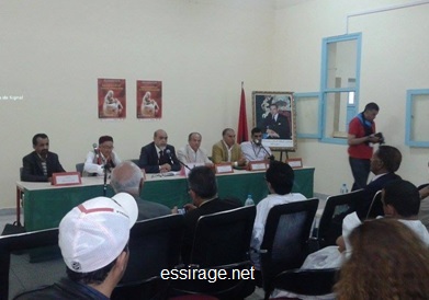 جانب من الندوة الفكرية بمدينة الطانطان المغربية والتي تطرقت إلى مضووعات الثقافة التونسية الحسانية (السراج)