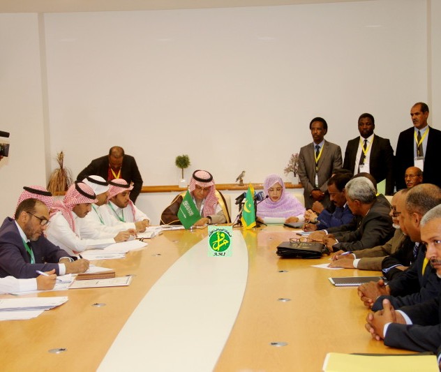 جانب من الاجتماع التحضيري للجنة الموريتانية السعودية المشتركة بقصر المؤتمرات في نواكشوط (وم أ)