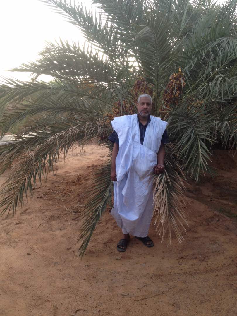 الكاتب عبد الفتاح ولد اعبيدن