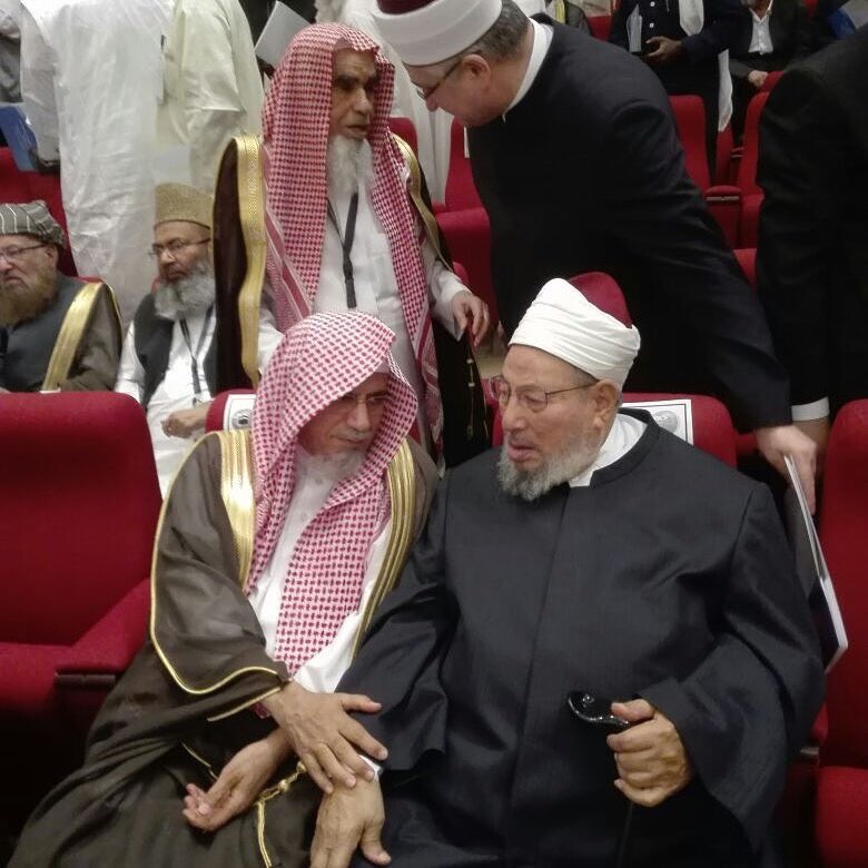 حديث بين القرضاوي وصالح بن احميد