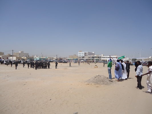 الشباب لحظة اقتحامهم للساحة 