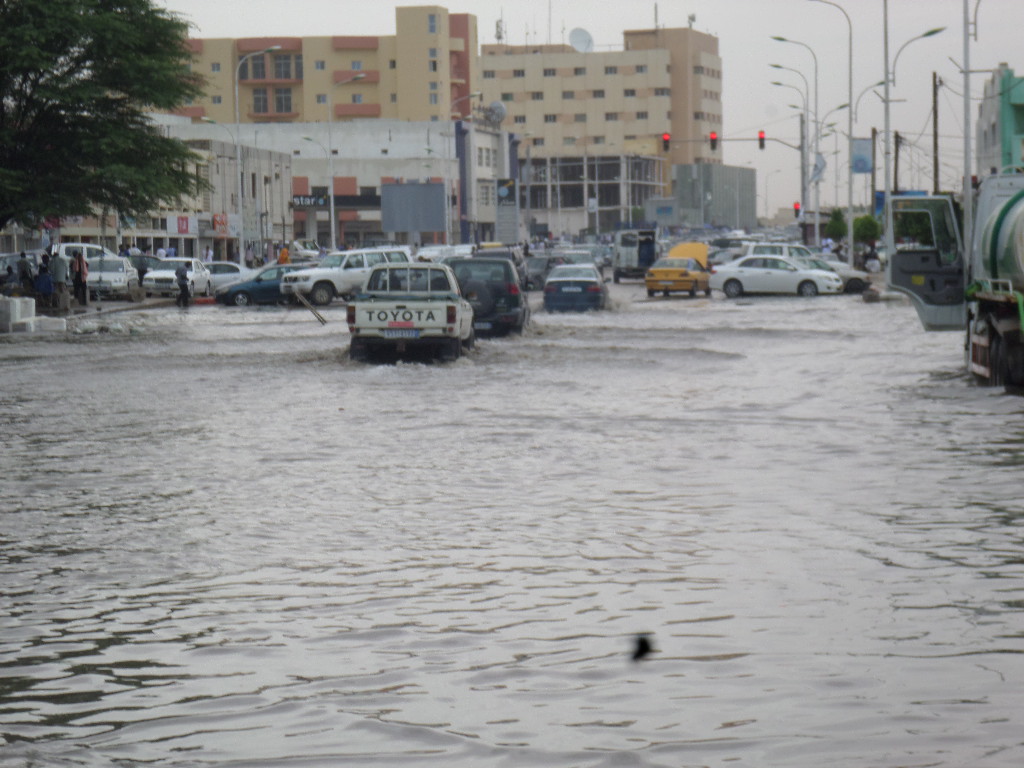 أزمة المرور سببها الرئيسي مياه الأمطار