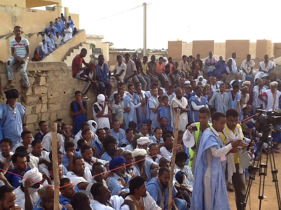 لم يتسع المكان للجمهور 