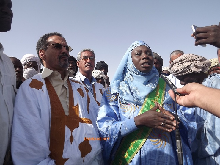 آمنة انياك 