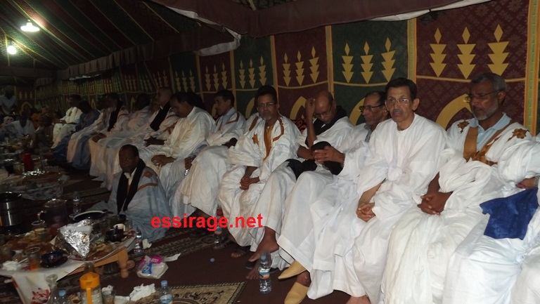 وزراء وسفراء سابقون من بين الحضور 