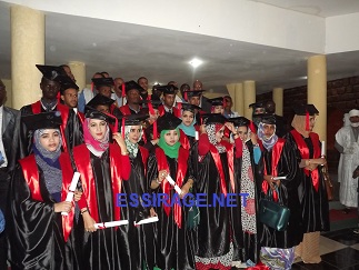 صورة جماعية مع الطاقم التعليمي 
