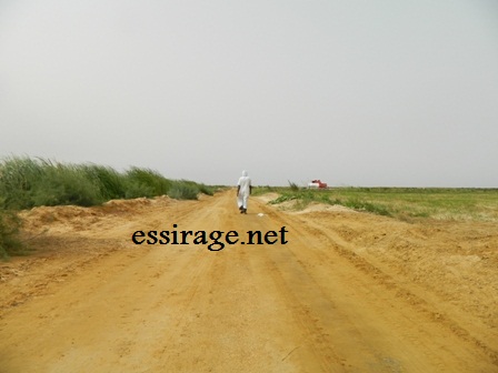 تتحول هذه الطرق إلى أوحال خلال موسم الأمطار مشكلة بذلك عائقا كبيرا أمام الوصول للمزارع