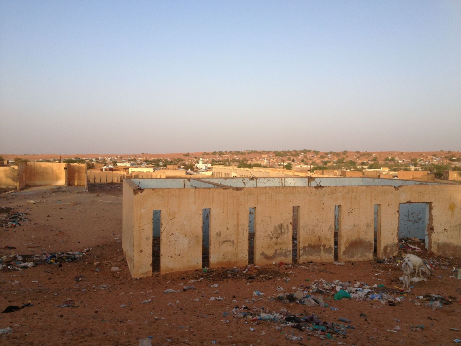 الفصول تحولت إلى مكب للنفايات