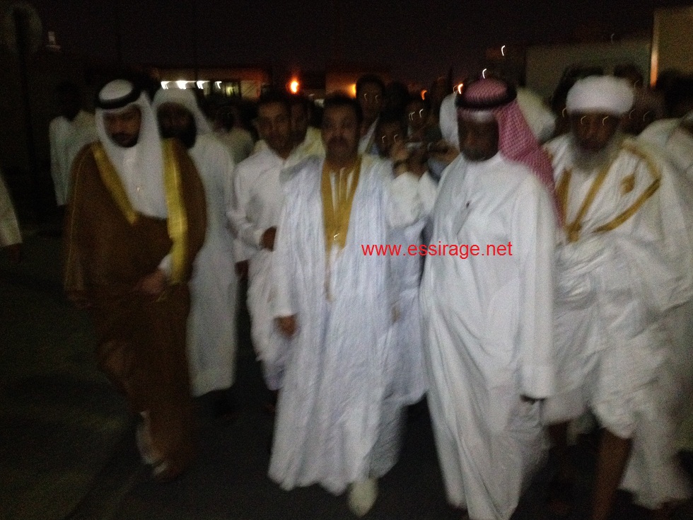 جانب من الجالية الموريتانية أثناء الصلاة على المرحوم