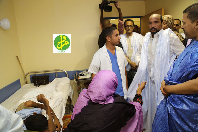 ولد عبد العزيز أثناء زيارته للمركز الوطني للأنكلوجيا