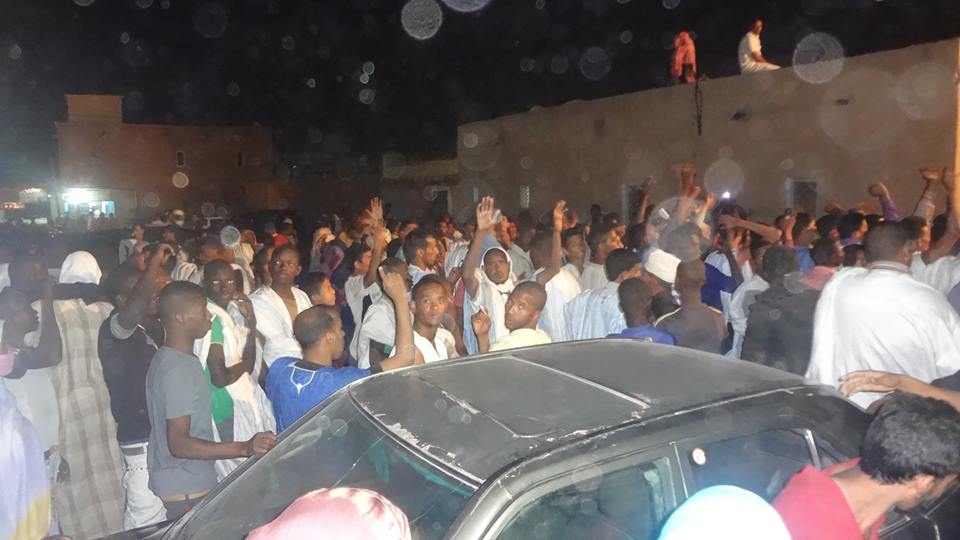 صورة أخري من الغضب الشعبي 