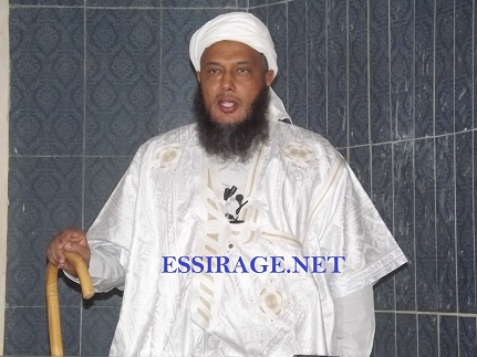 الشيخ الددو  أثناء خطبة الجمعة 