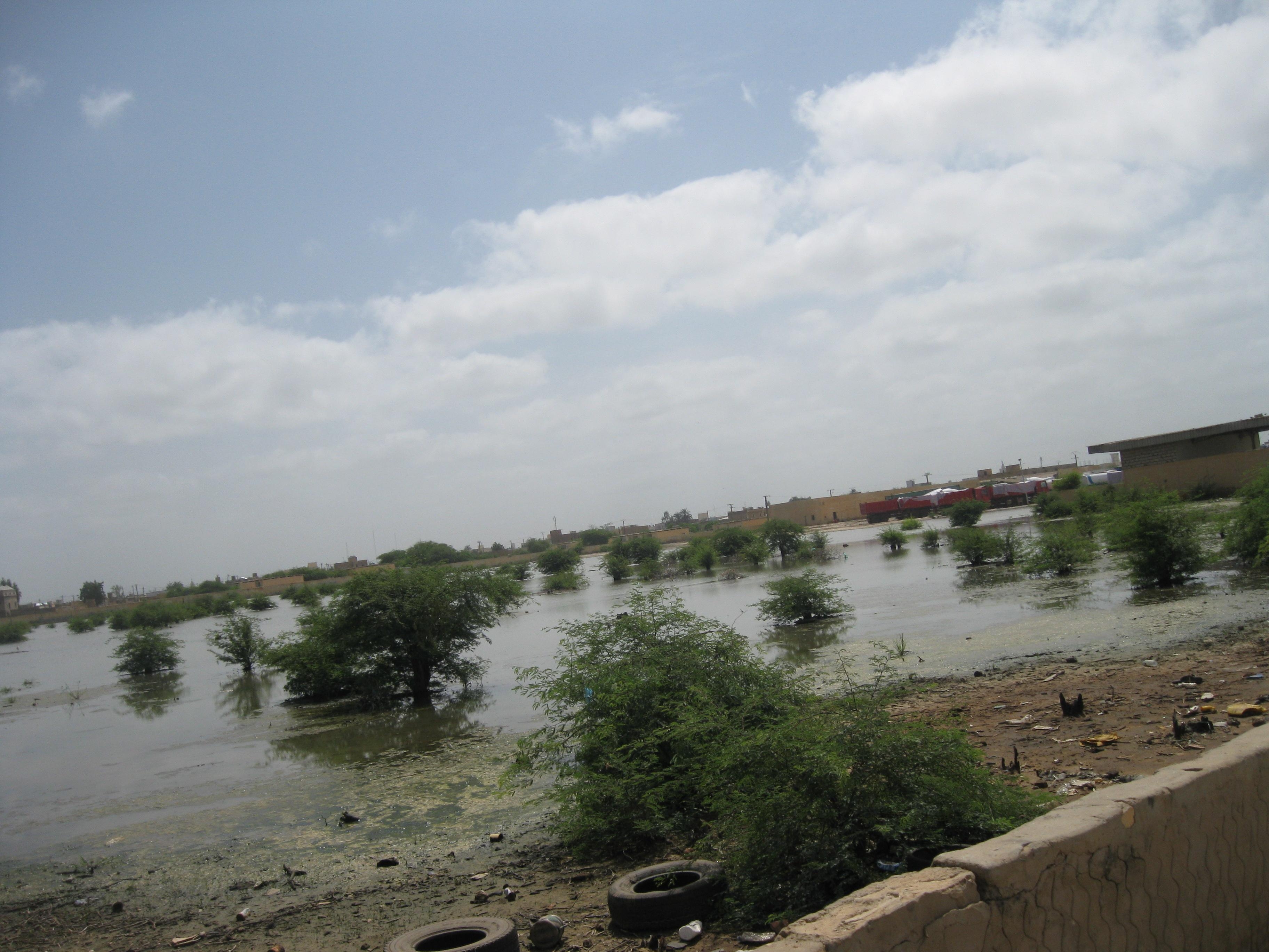 ساحة الجمارك ..مستودع كبير للسيول 