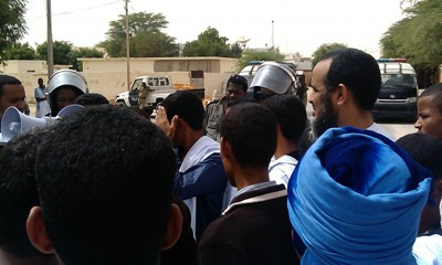 وحدات من الشرطة اعترضت طريق المسيرة 