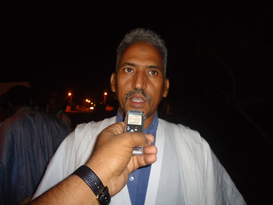 الدكتور ولد أحمد زيدان متحدثا لإذاعة السراج 