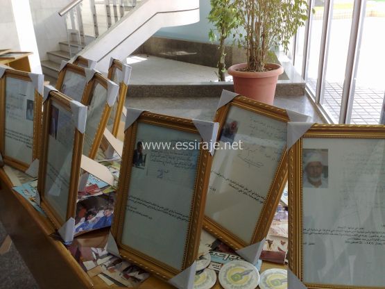 بعض من سجل نقابة الصحافة في المعرض 
