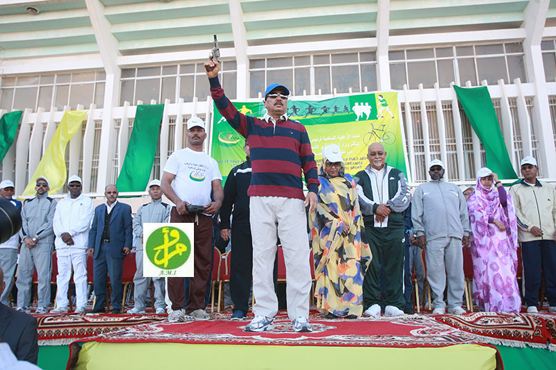 ولد عبد العزيز لدى إطلاقه للماراتون - 