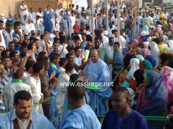 الرئيس لحظة دخوله لقاعة المهرجان 