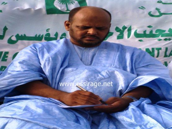 الرئيس علي المنصة الرسمية للمهرجان 