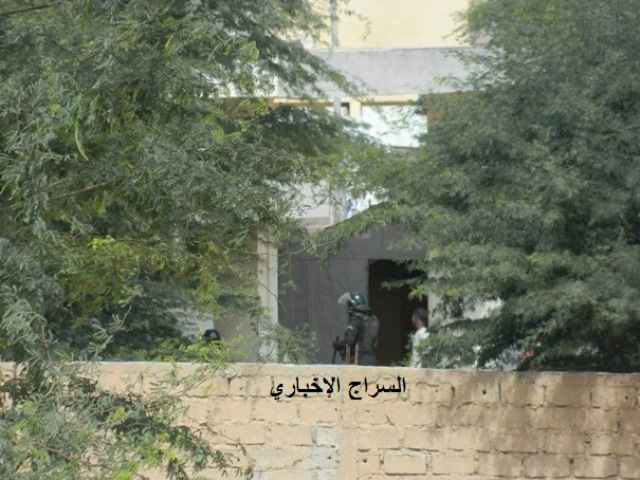 كاميرا السراج رصدت عناصر من الشرطة وهم يتسللون داخل الثانوية العربية