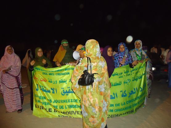 بعض الطالبات شاركن في الوقفة 