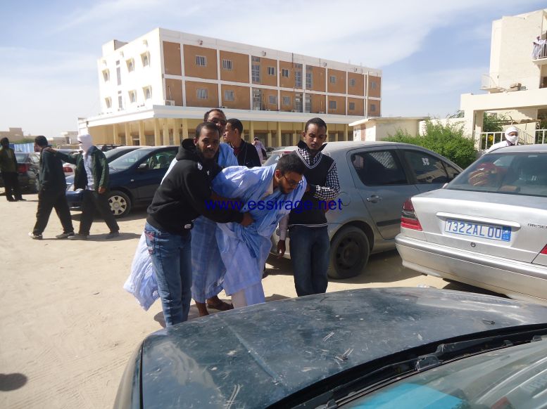أحد الطلاب أصيب بضيق تنفس  نقل إثره إلي المستشفي