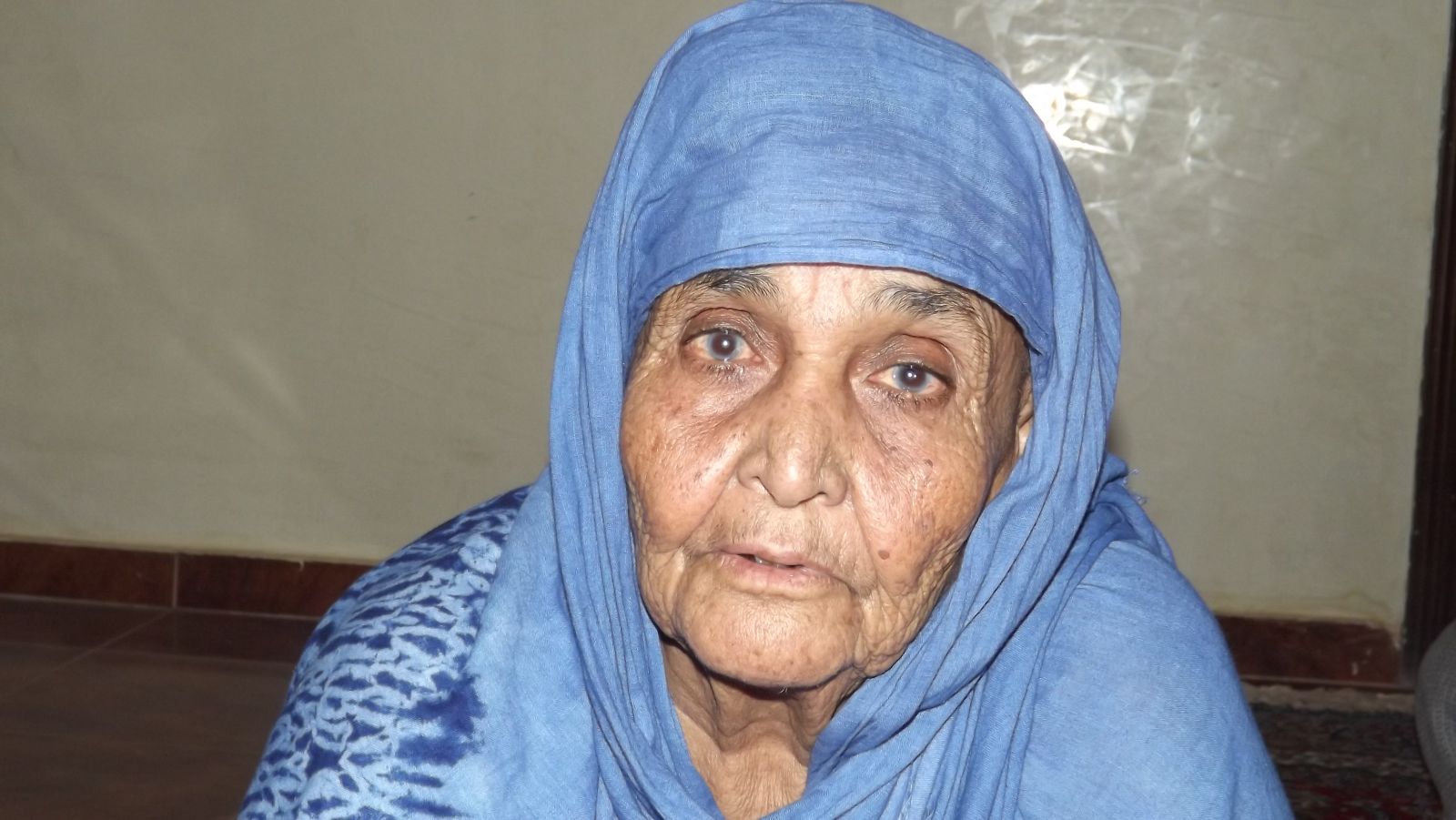  للا  بنت زيني والدة رجل لأعمال المعتقل