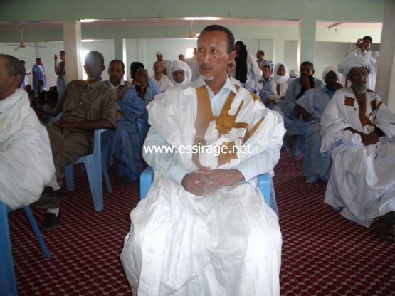 عمدة المدينة خلال حضوره للحفل 
