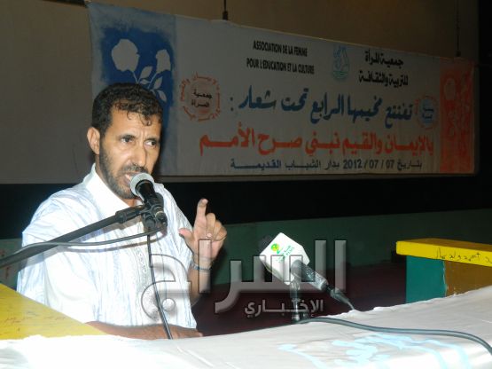 الشاعر أحمد أبو المعالى 
