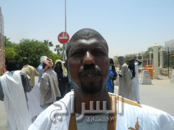 أحد المشاركين في الوقفة خلال حديث للسراج 