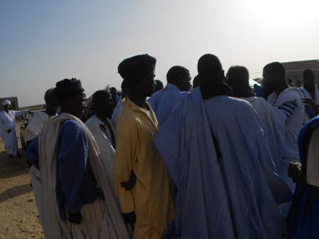 السكان خلال وققة احتجاجية يوم الجمعة الماضي