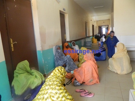 هكذا تتشكل طوابير مستشفى الطينطان المركزي