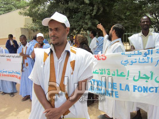 الأمين العام للنقابة خلال الوقفة 