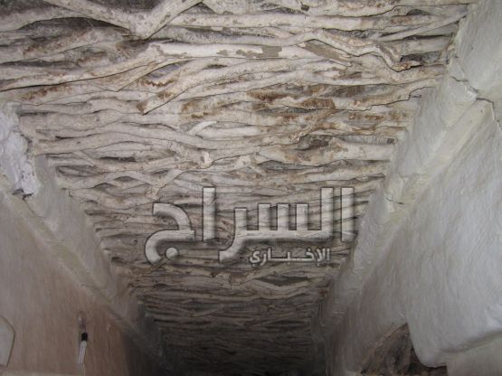 غطاء المنازل القدمية من الخشب والطين 