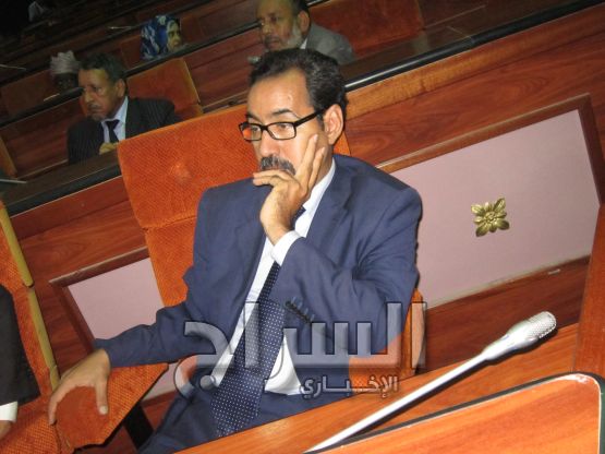 نائب رئيس الجامعة ناب عن الرئيس خلال الجلسة 