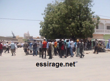 شبان متظاهرون