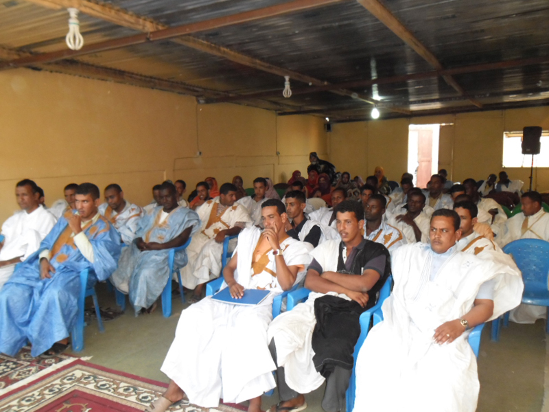 جانب من الحضور في الندوة 