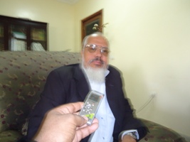 مدير المعهد أحمد ولد اباه متحدثا للسراج 