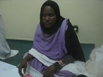حواء تعيش حياة  الفقر والبؤس منذ انتقالها إلى نواكشوط لعلاج بانتها لاله بنت عبد الله 