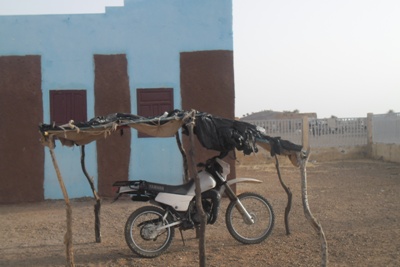 دراجة المركز الصحي في بوغول ترابط أمام المشفى 