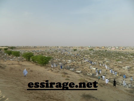 انتشر آلاف الأحياء فوق آلاف الاموات (تصوير السراج)