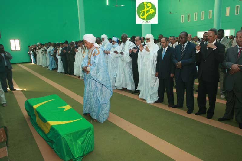 صورة من الصلاة على أحمد ولد عبد العزيز 