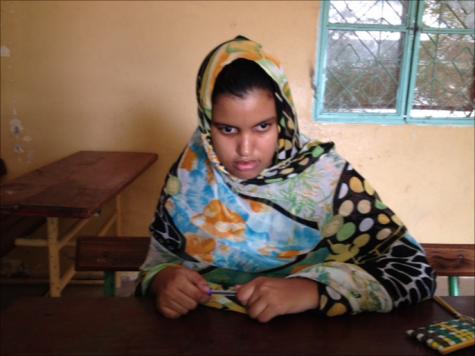 وزارة التعليم خصصت لمنت متالي بنت إبراهيم قاعة خاصة لتمتحن فيها (الجزيرة نت)