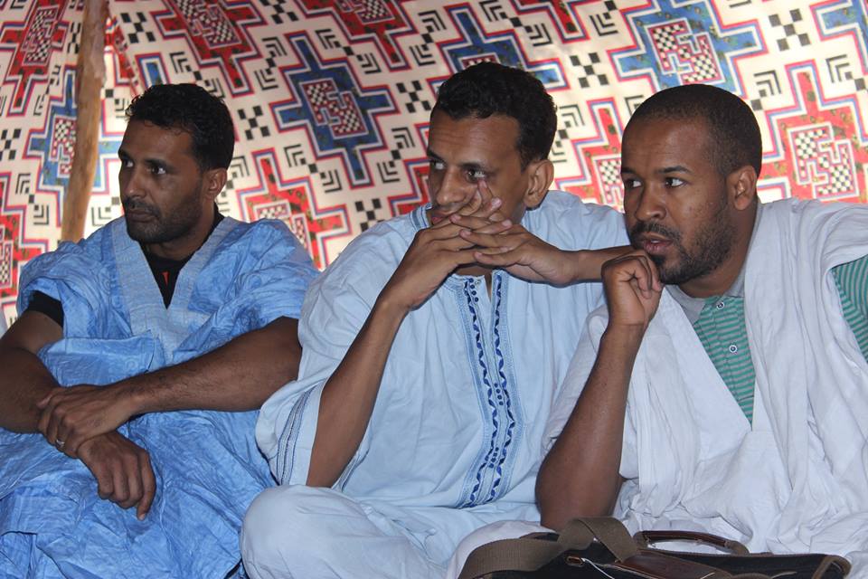 جانب من الاجتماع التحضيري لإنشاء حملة دعم للشاعر محمد ولد أدوم (السراج)