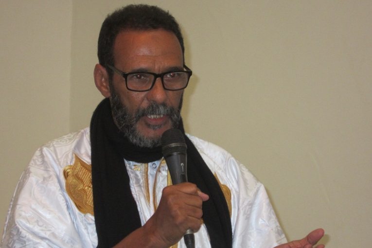الحسن ولد مولاي اعلي: كاتب صحفي ـ مدير إذاعة التنوير الخاصة.
