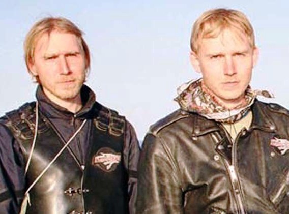 صورة الشقيقين التوأمان الروسيان "سيرغي" و"ألكسندر سينيلنيك" (السراج)