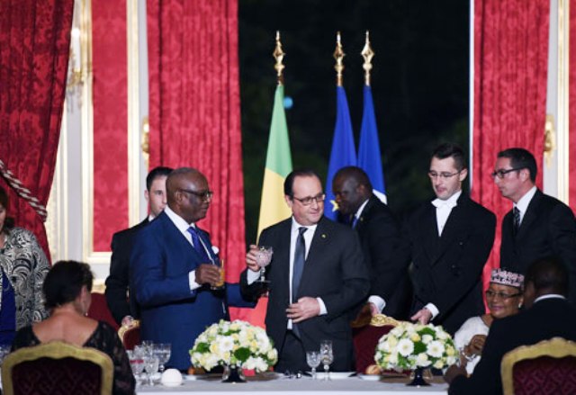 حفل عشاء جمع بين الرئيس الفرنسي فرانسوا هولاند والرئيس المالي أبو بكر كيتا في باريس (السراج)