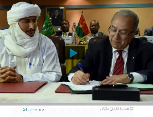 جانب من توقيع اتفاق وقف إطلاق الناري بين حكومة مالي والجماعات المسلحة الست (صورة - فرانس 24)